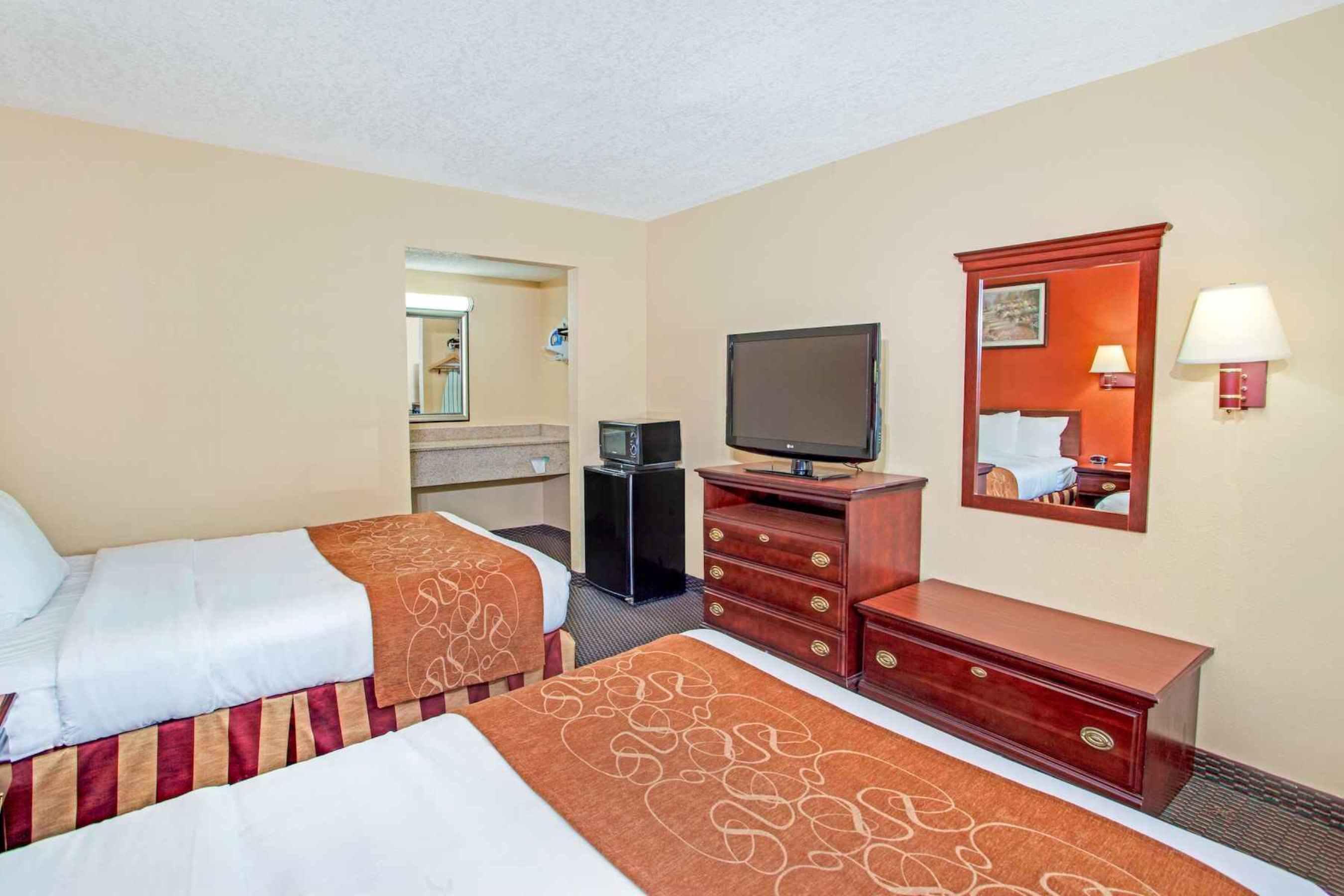 Econo Lodge Canton Esterno foto