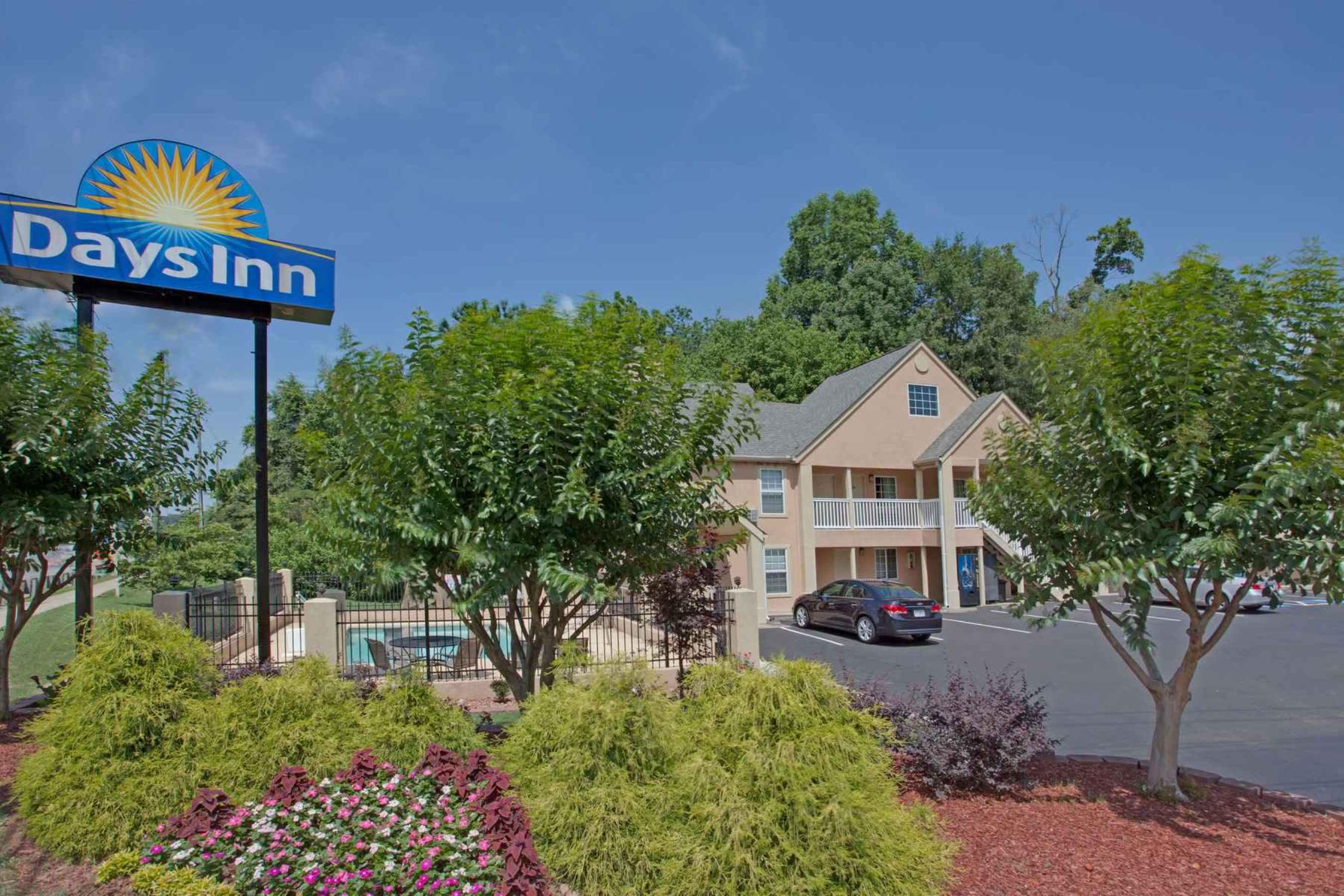 Econo Lodge Canton Esterno foto