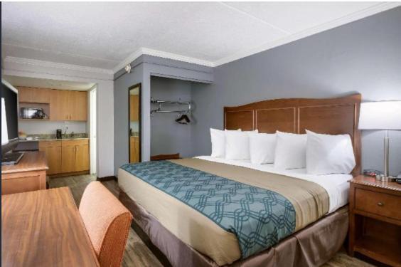 Econo Lodge Canton Esterno foto