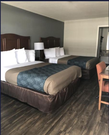 Econo Lodge Canton Esterno foto