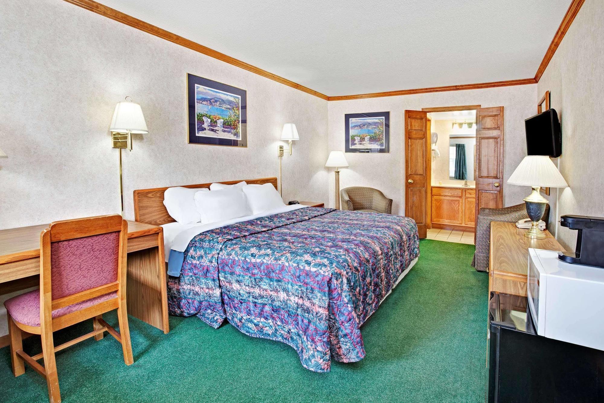 Econo Lodge Canton Esterno foto